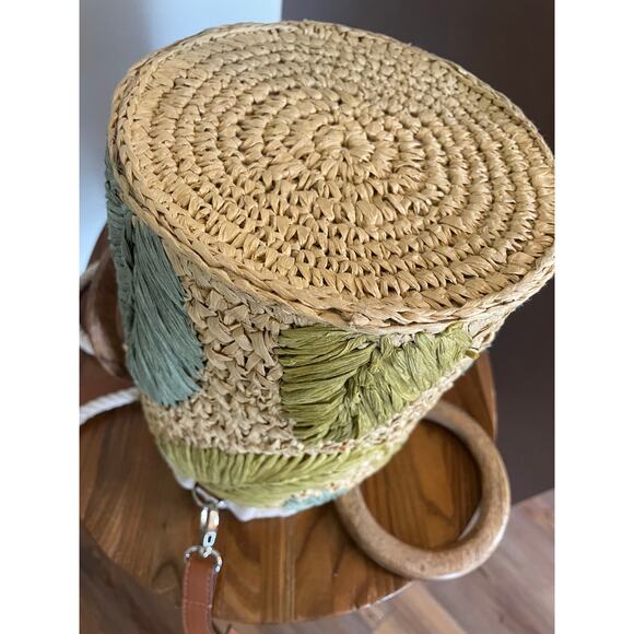 Woven Bucket Bag - Picture 4 of 6